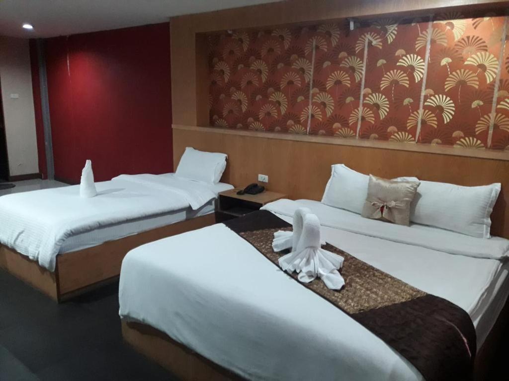 New Pind Balluchi Inn Паттайя Экстерьер фото
